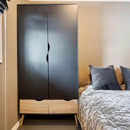 アパート With Sauna And In Out トリシル